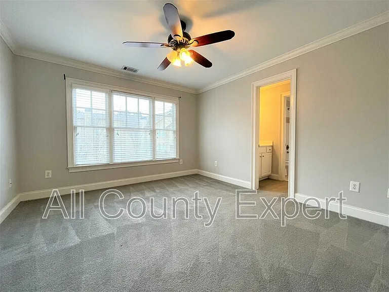 895 Lenox Ct NE — Photo 20