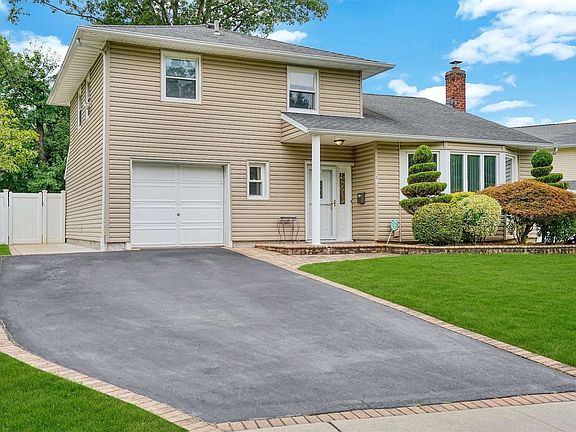2nd image of 26 Miriam Ln