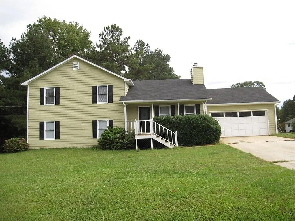 288 Clover Dr photo 1