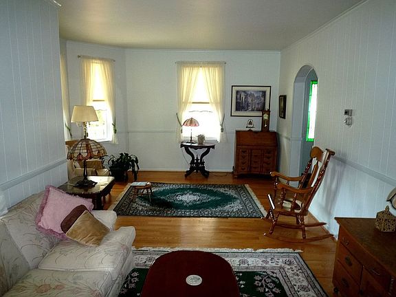 3rd image of 106 Washington Ave