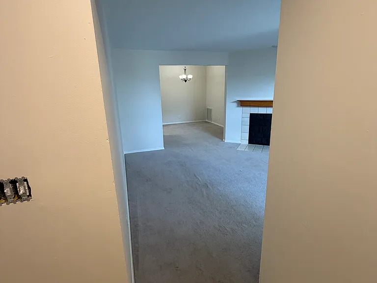 4 Hartwell Ct #10 — Photo 3