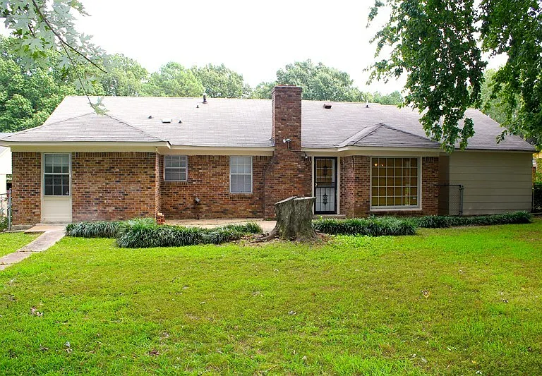 3729 Village Oak Cv — Photo 17