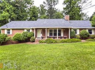 210 Brook Valley Dr, Roswell, GA 30075