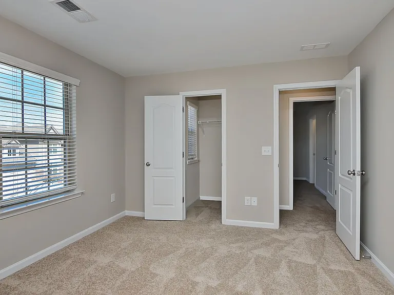 1036 Easley St — Photo 17