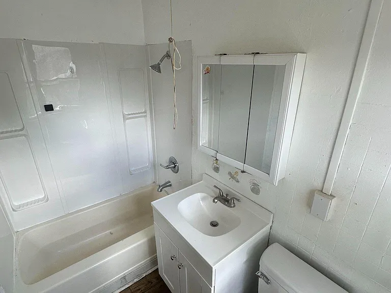 1913 Broadway St #2 — Photo 9