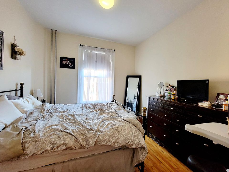 2nd image of 383 Harvard St #405