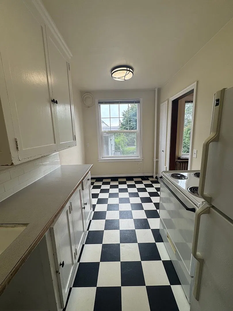 Cornell Apartments — Photo 1