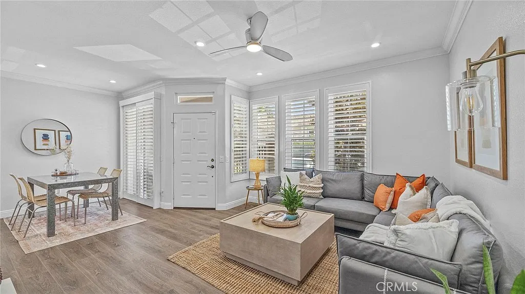 2 bed, 2.5 bath, 1200 sqft, $3,650 — Photo 4