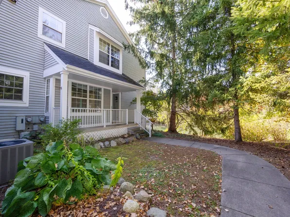 4452 Hillside Dr, Ann Arbor, MI 48105