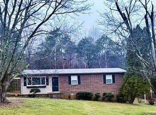 1239 Pleasant View Dr, Cookeville, TN 38501