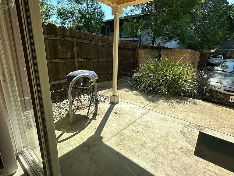 1149 W 3rd St — Photo 16