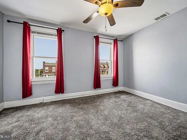 1516 N Luzerne Ave — Photo 22