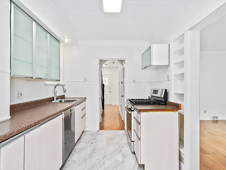 34 Estella Ave — Photo 12
