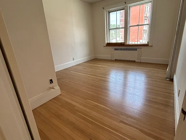 1675 Beacon St #B — Photo 7