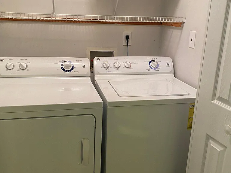 Washer/Dryer Closet