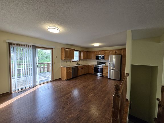 5th image of 935 Fontana Ave
