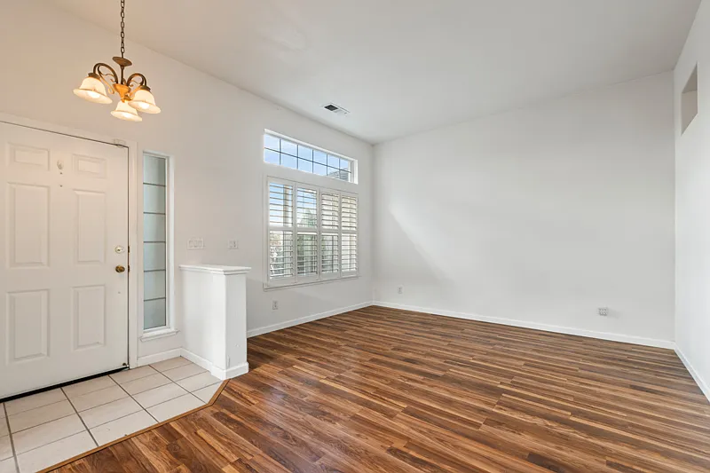 4 bed, 2230 sqft, $2,800 — Photo 2