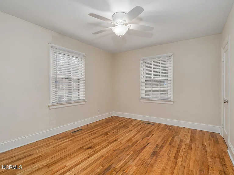 1145 Tarboro St — Photo 13