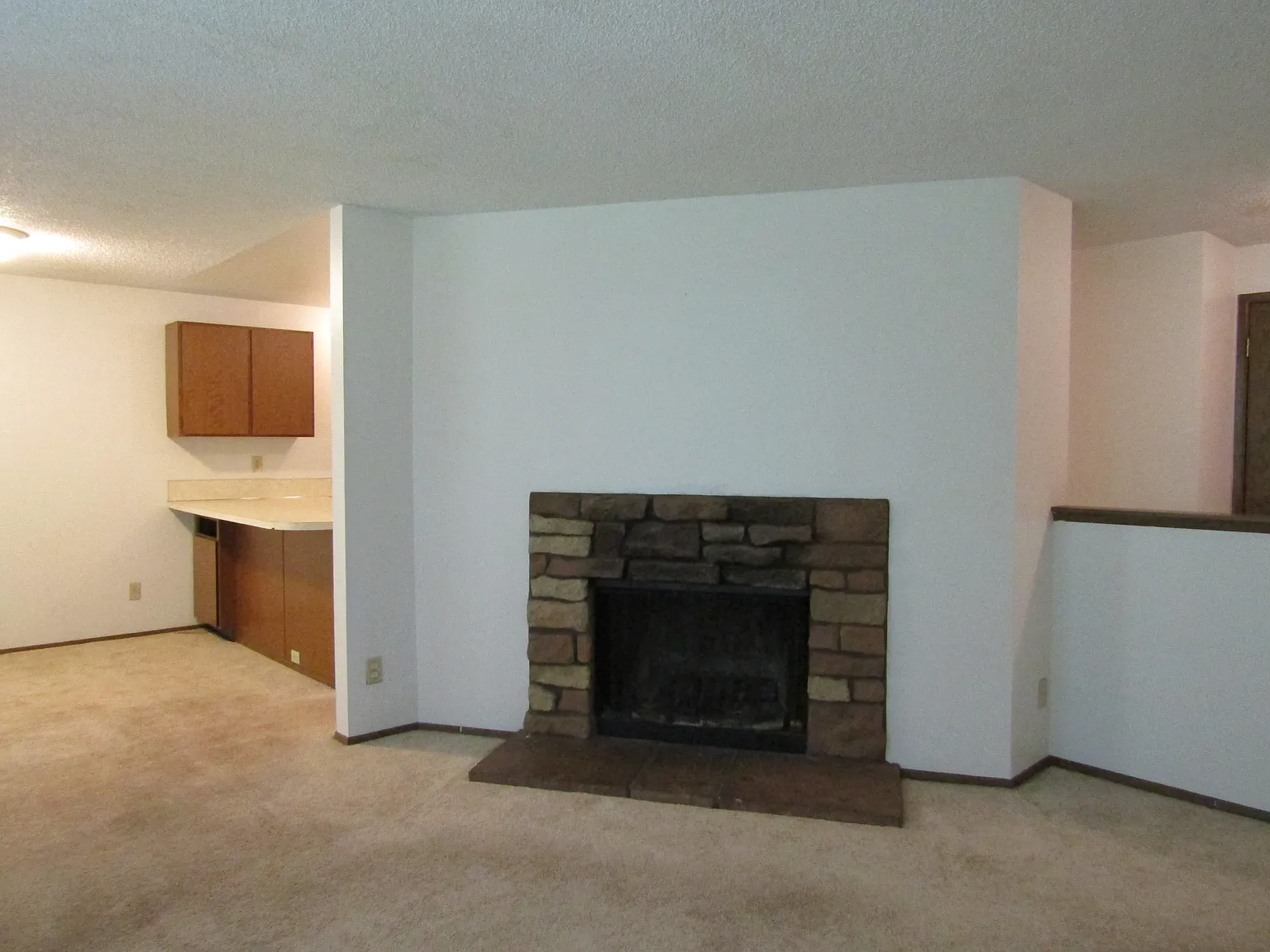 2 bed, 950 sqft, $1,875 — Photo 3