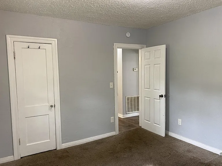 632 SW 44th St — Photo 13