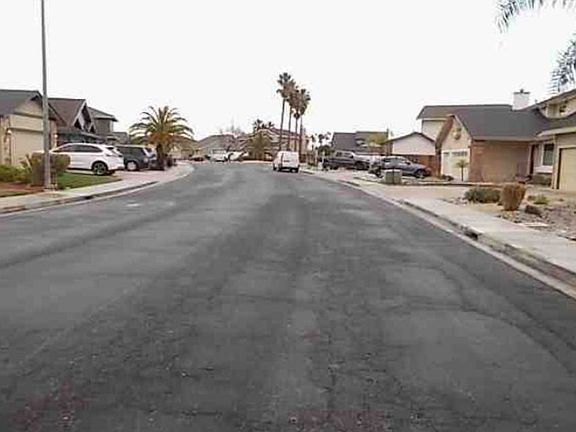 Exterior Neighborhood (street photo)