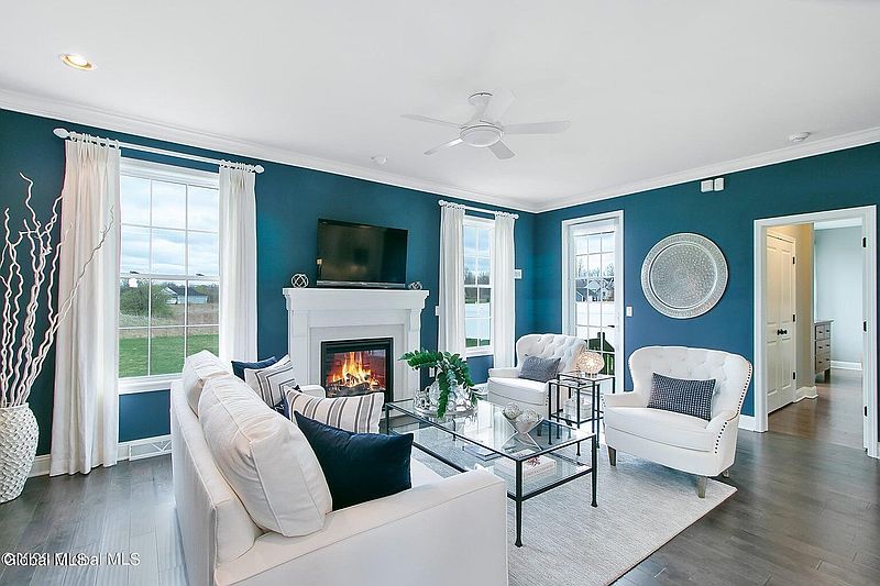 2nd image of 28 Windrow Way