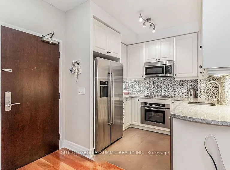 35 Balmuto St #1402 — Photo 3