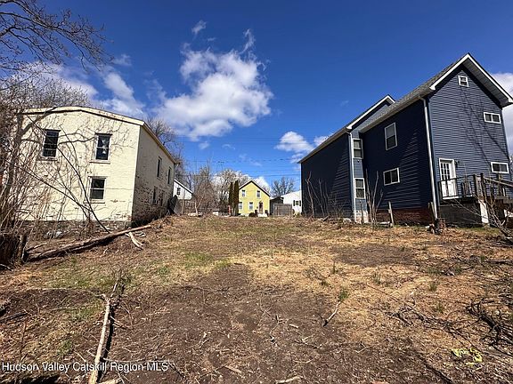 3rd image of 18 Russell Street
