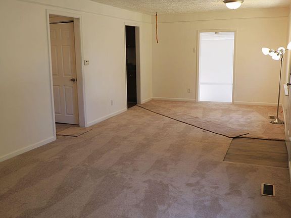 4th image of 5221 N Fares Ave