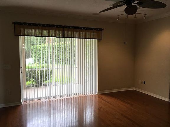 5th image of 2639 Beech Grove Ln