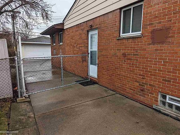 3rd image of 30843 Carl St #J