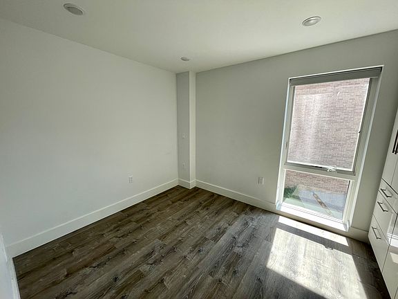 4th image of 69-05 Ditmars Blvd #2D
