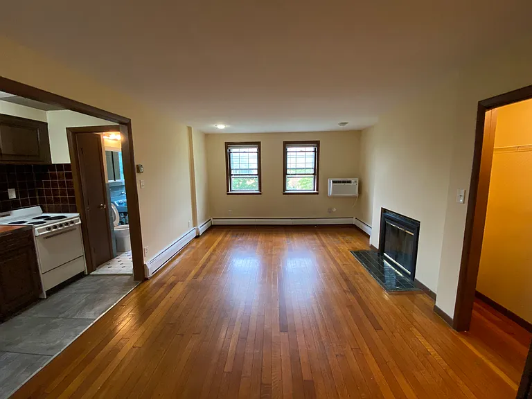 33 Chestnut St — Photo 1