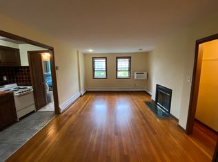 33 Chestnut St, Worcester, MA 01609