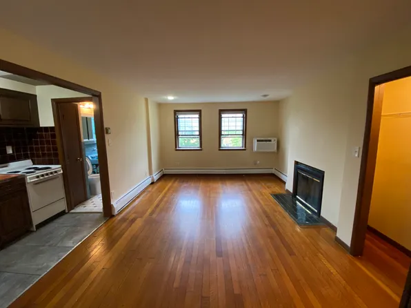 33 Chestnut St, Worcester, MA 01609