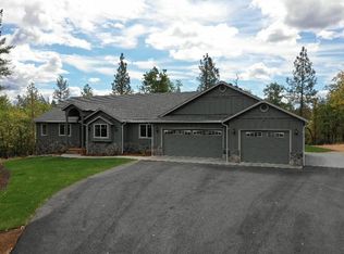 1397 Falcon Crest Ln, Merlin, OR 97532