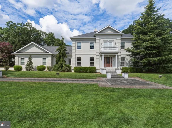 1880 Brookfield St, Vineland, NJ 08361