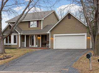 2751 Piper Ridge Ln, Excelsior, MN 55331