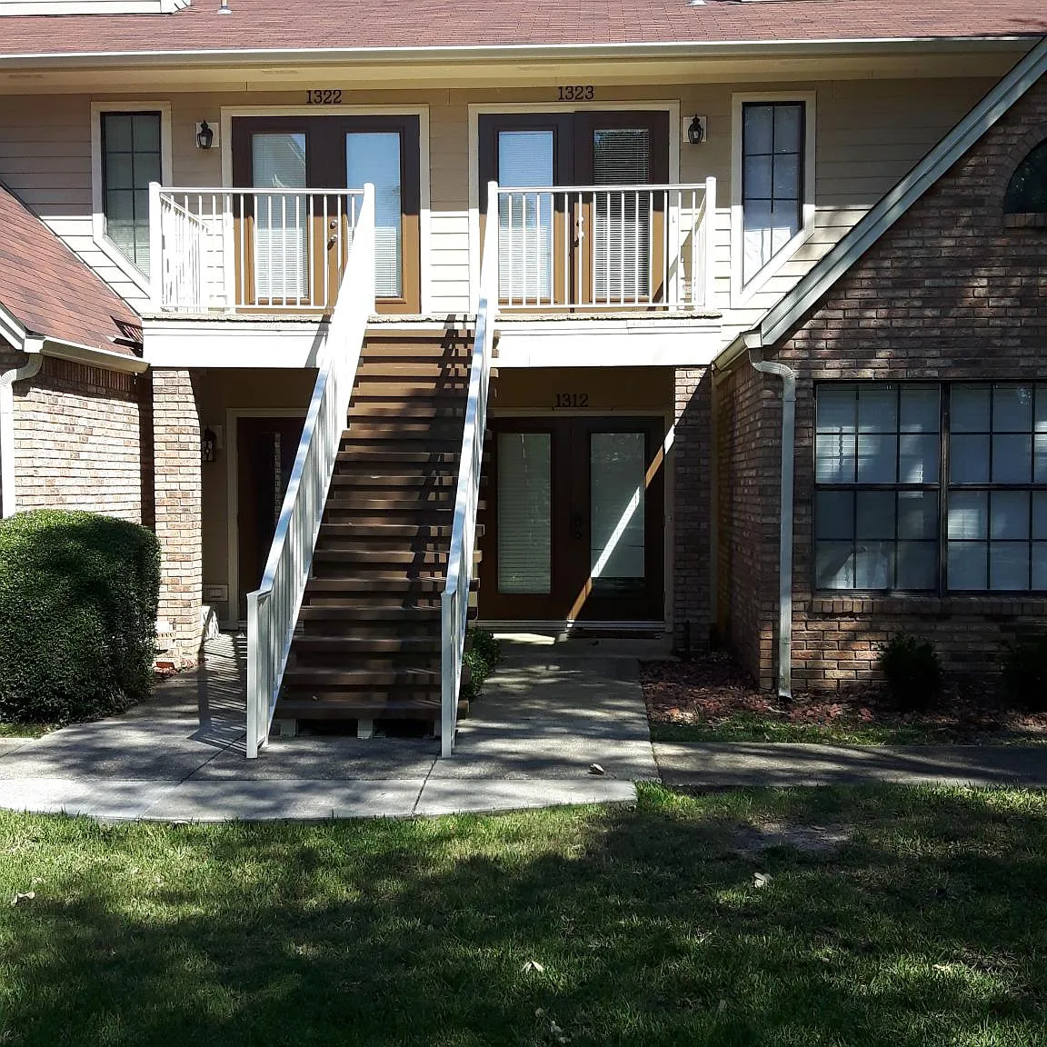 2 bed, 862 sqft, $1,675 — Photo 2