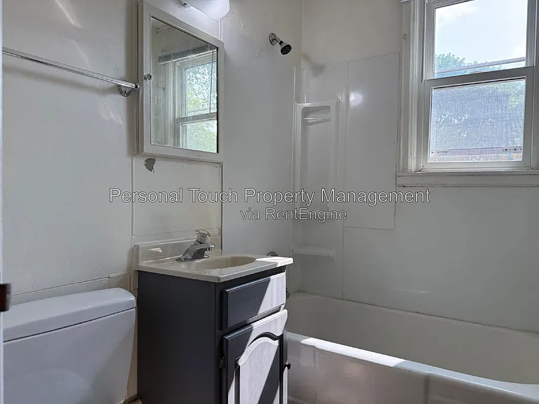 517 12th Ave N #6 — Photo 17