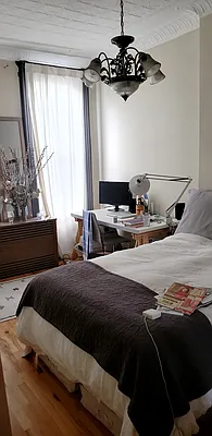 Rented by MCR Realty | media 10