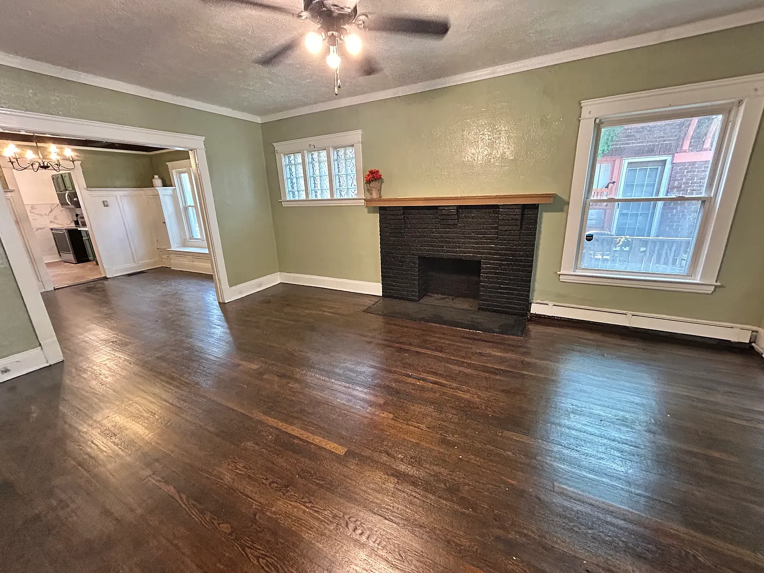 5 bed, 1.5 bath, 2000 sqft, $1,700 — Photo 4