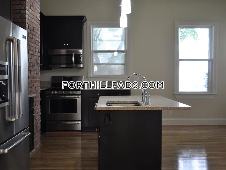34 Juniper St #1 — Photo 4