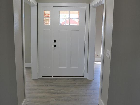 3rd image of 1937 Candlewood Dr