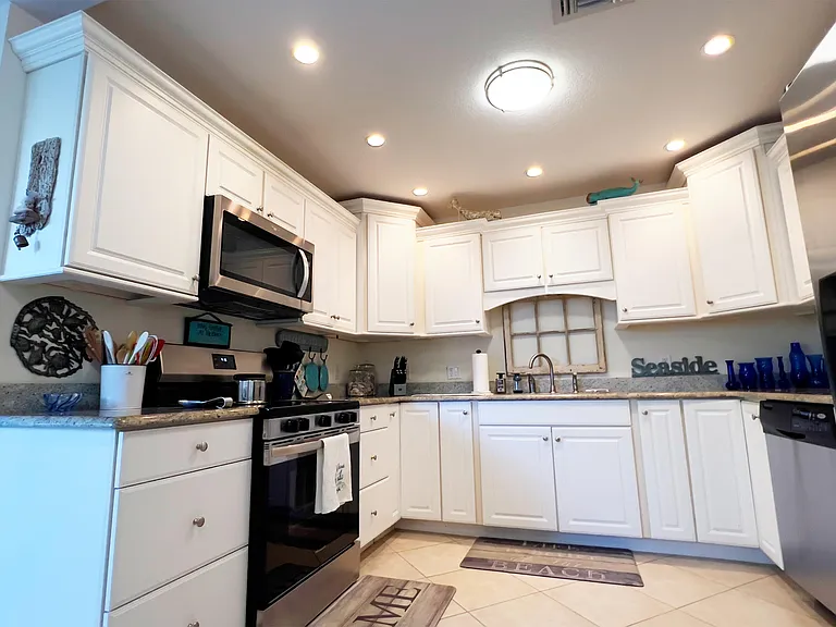 3541 NE Ocean Blvd #15 — Photo 19