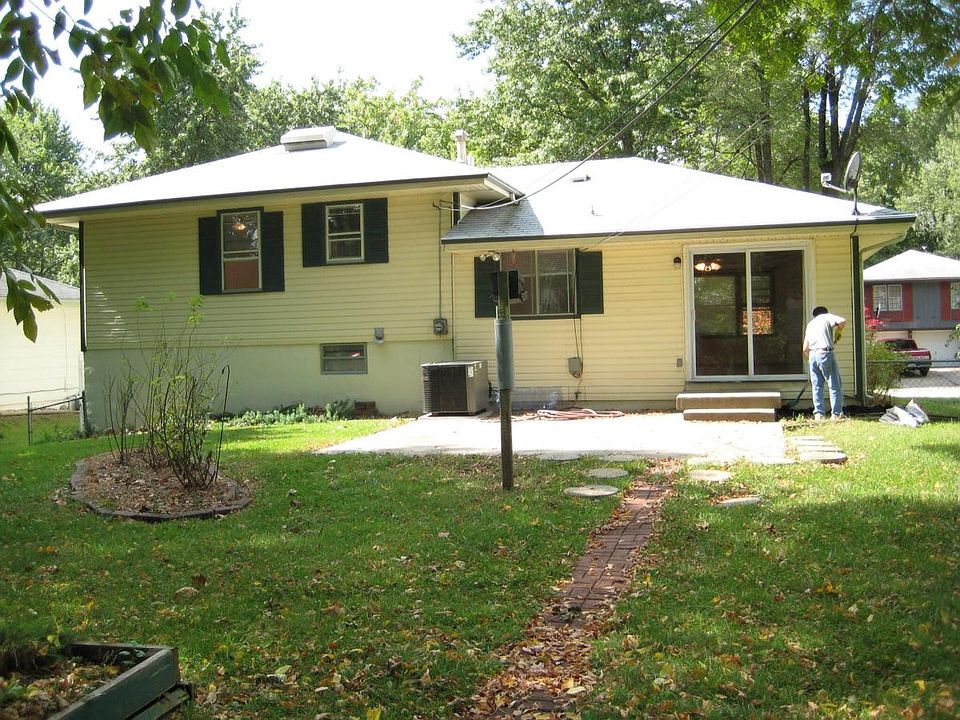 2nd image of 11803 Fremont Ave