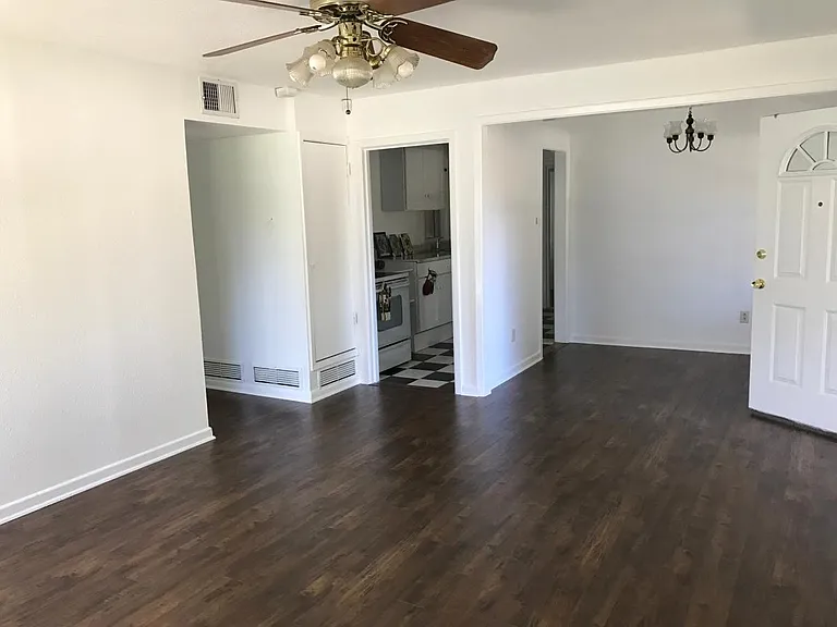 302 Nash Blvd — Photo 3