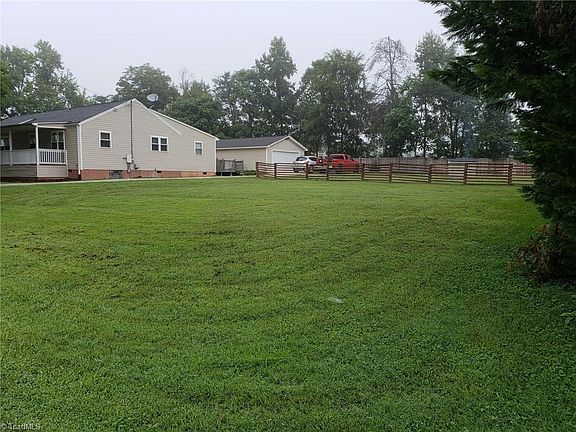 3rd image of 3205 Barkwood Dr