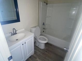 411 W Century Blvd #4, Lodi, CA 95240