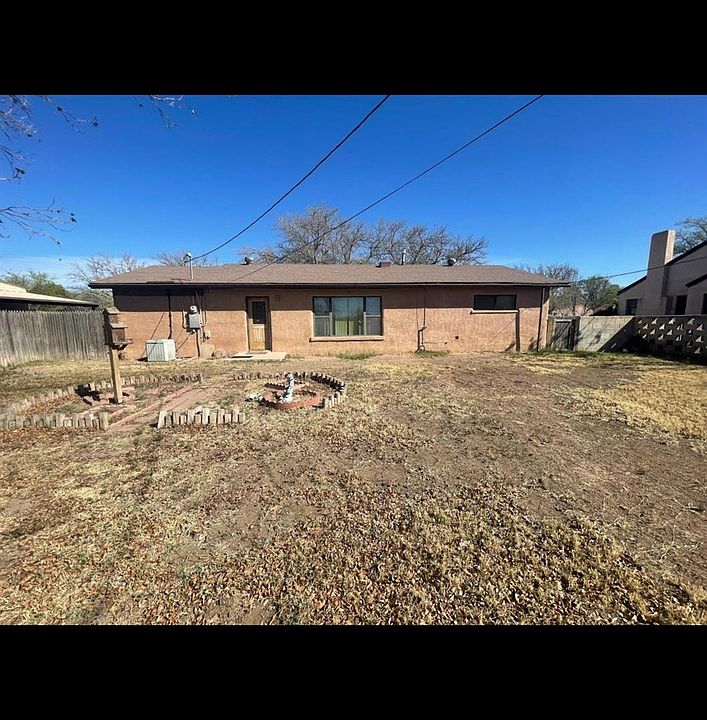 1st image of 606 E 6th St